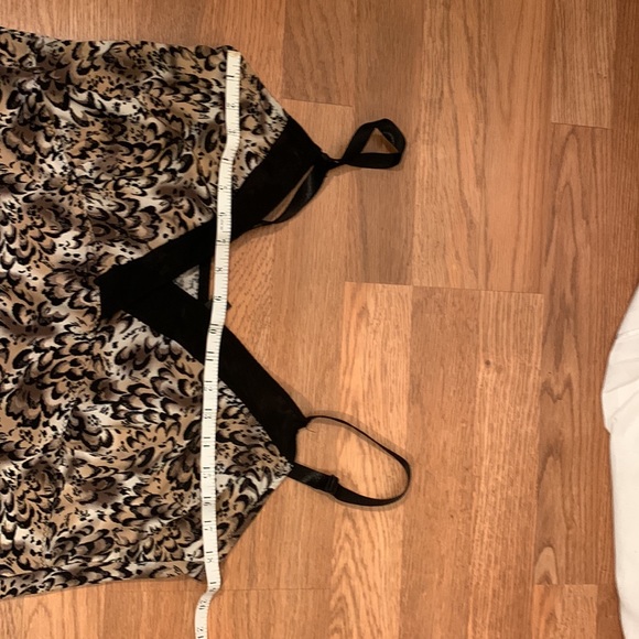 Marilyn Monroe Intimates, sleeveless brown/black floral pattern. Size 3X. - Picture 8 of 10